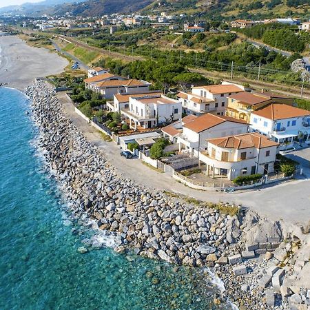 Le Casette Sul Mare - Case Vacanza Читтаделла-дель-Капо Экстерьер фото