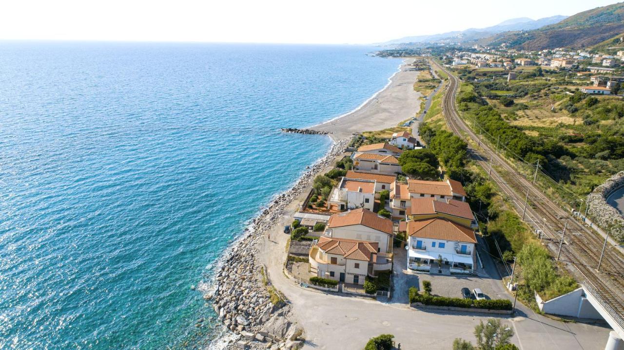Le Casette Sul Mare - Case Vacanza Читтаделла-дель-Капо Экстерьер фото